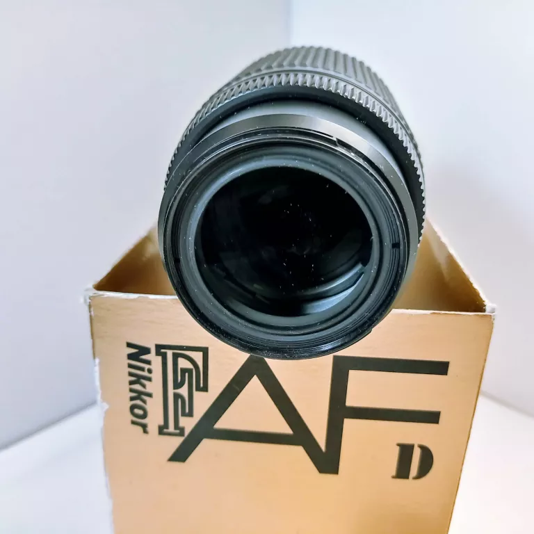 NIKON AF NIKKOR 75-240MM 1:4.5-5.6