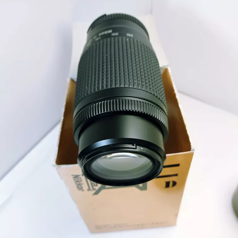 NIKON AF NIKKOR 75-240MM 1:4.5-5.6