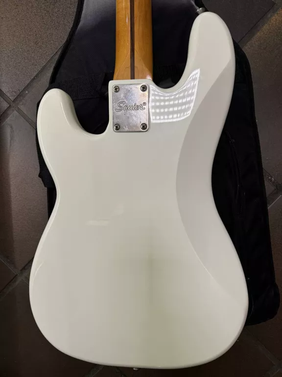 GITARA BASOWA FENDER SQUIER PRECISION
