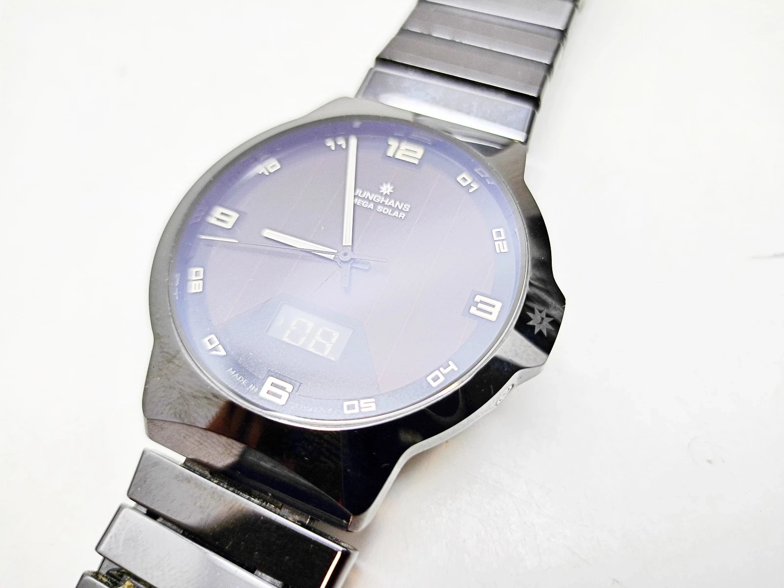 zegarek-junghans-spektrum-mega-solar-18143644-funkcje-220-8192