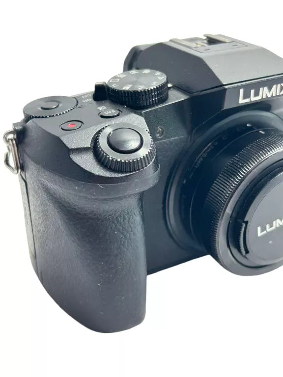 PANASONIC LUMIX DMC-G7 + 3 BATERIE + ŁADOWARKA OPIS!!