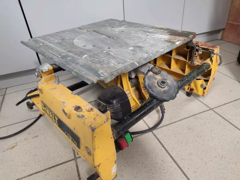 PIŁA STOŁOWA UKOŚNICA ODWRACALNA DEWALT DW742