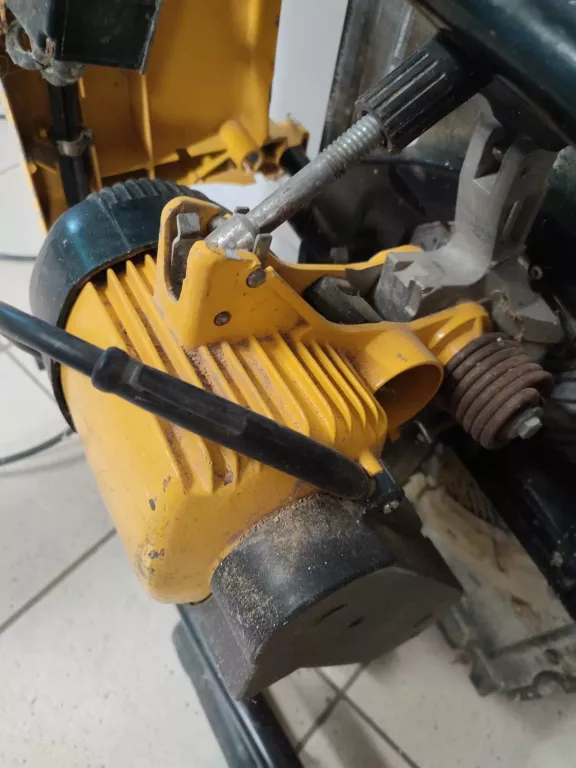PIŁA STOŁOWA UKOŚNICA ODWRACALNA DEWALT DW742