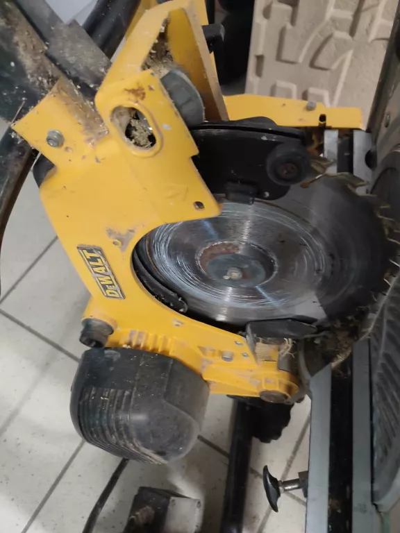 PIŁA STOŁOWA UKOŚNICA ODWRACALNA DEWALT DW742