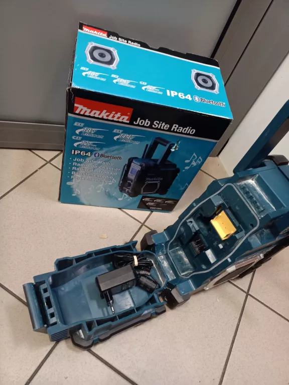 RADIO MAKITA DMR108N + PUD