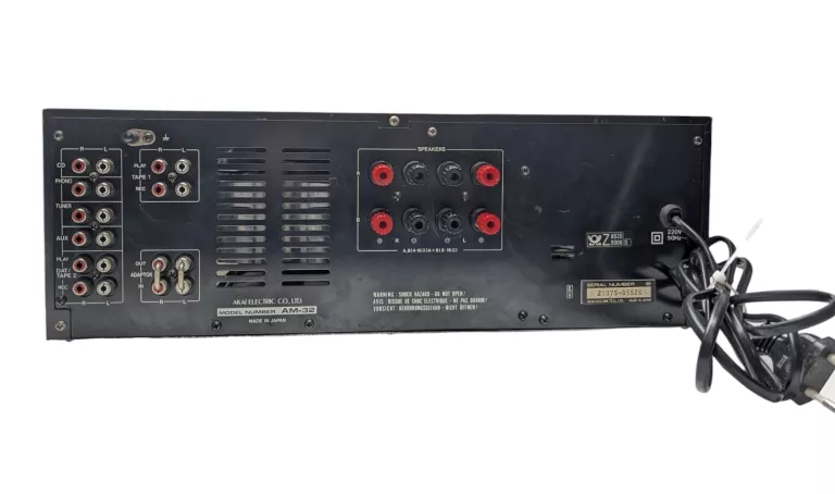 WZMACNIACZ AKAI AM-32