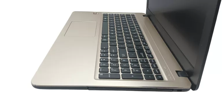 LAPTOP ASUS X540YA-XO106T 15,6/ AMD A8 / RADEON R5 / WINDOWS 10