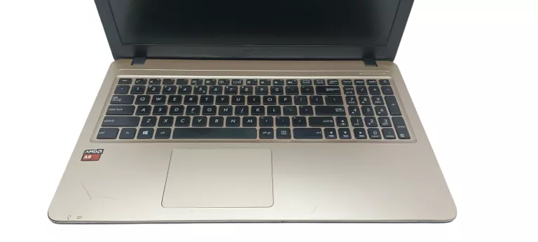 LAPTOP ASUS X540YA-XO106T 15,6/ AMD A8 / RADEON R5 / WINDOWS 10
