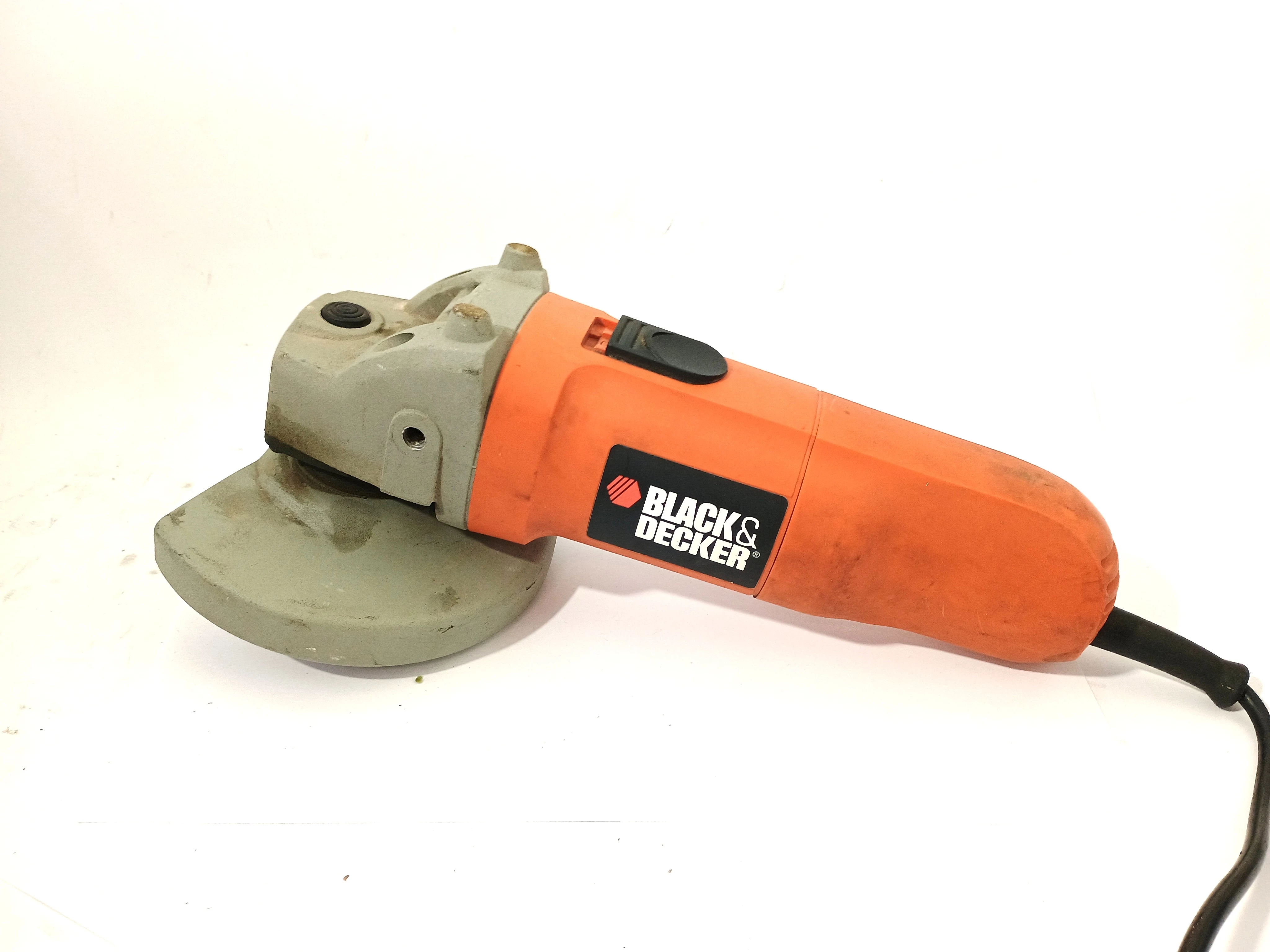 szlifierka-katowa-black-decker-kg725-stan-11323-2