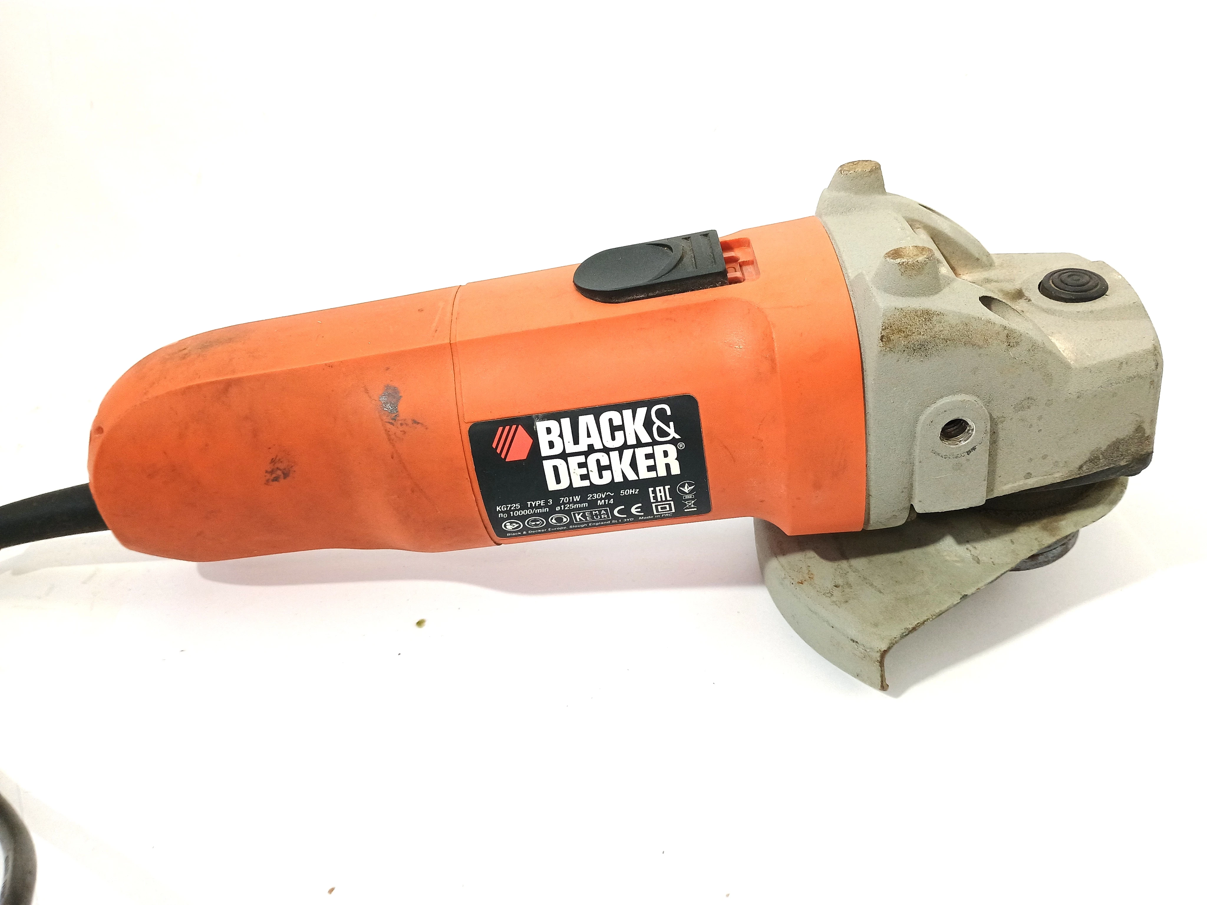 szlifierka-katowa-black-decker-kg725-marka-128608-2