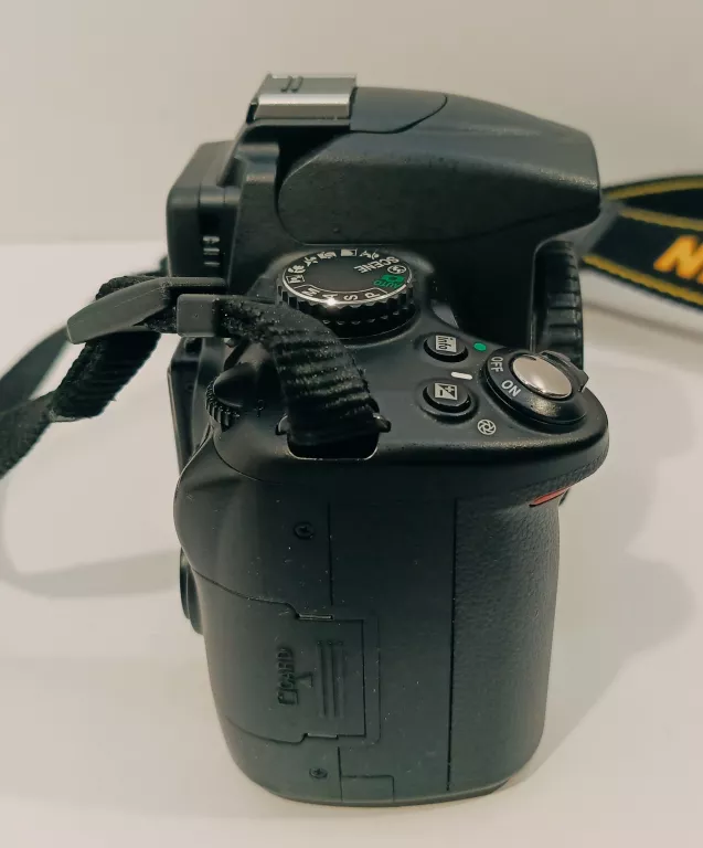 APARAT NIKON D5000 Z OBIEKTYWEM SIGMA ZOOM 18-250MM TORBA ŁADOWARKA