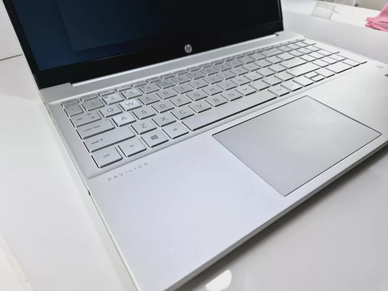 LAPTOP HP 15-EH0023NW + ZASILACZ