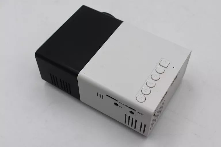 PROJEKTOR LED TFT LCD