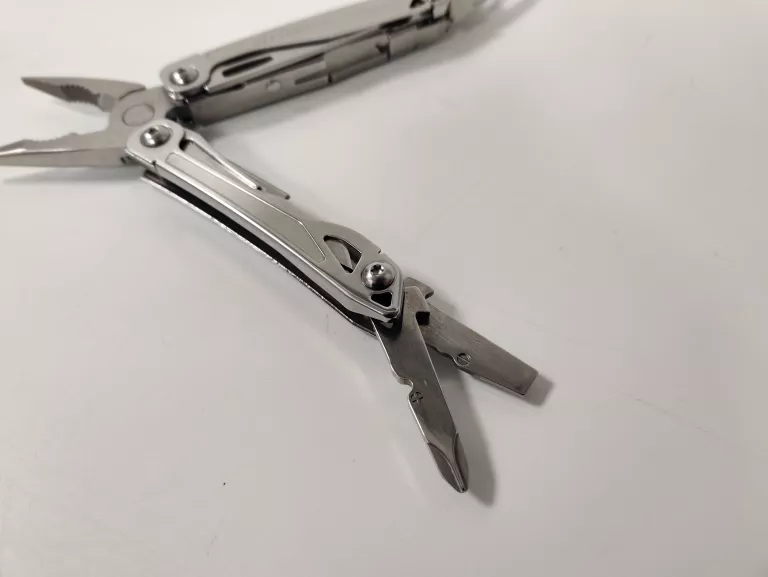 MULTITOOL LEATHERMAN WINGMAN KABURA