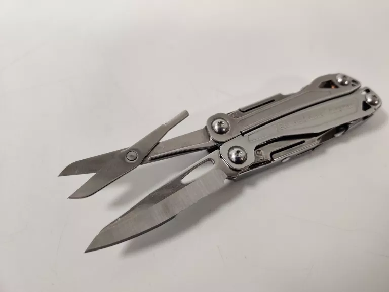 MULTITOOL LEATHERMAN WINGMAN KABURA