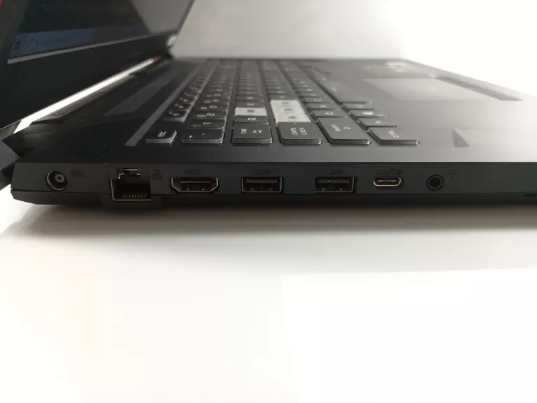 LAPTOP GAMINGOWY ASUS TUF GAMING F17 FX706LI-H7036T 17,3"