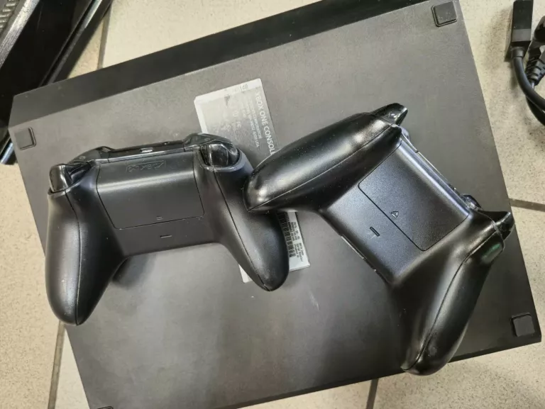 KONSOLA XBOX ONE 500GB FULL ZESTAW 1540 ,2 PADY.,GRY.KINECT