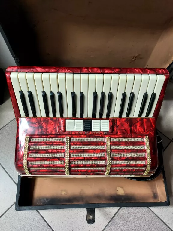 AKORDEON HANSA 96 WALIZKA