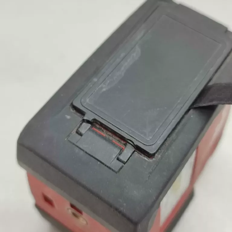 LASER KRZYŻOWY HILTI PM 2-LG 40 M ZIELONY W POKROWCU Z UCHWYTEM