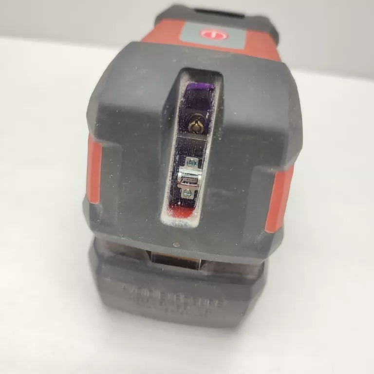 LASER KRZYŻOWY HILTI PM 2-LG 40 M ZIELONY W POKROWCU Z UCHWYTEM