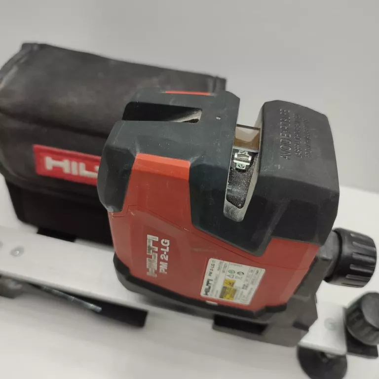 LASER KRZYŻOWY HILTI PM 2-LG 40 M ZIELONY W POKROWCU Z UCHWYTEM
