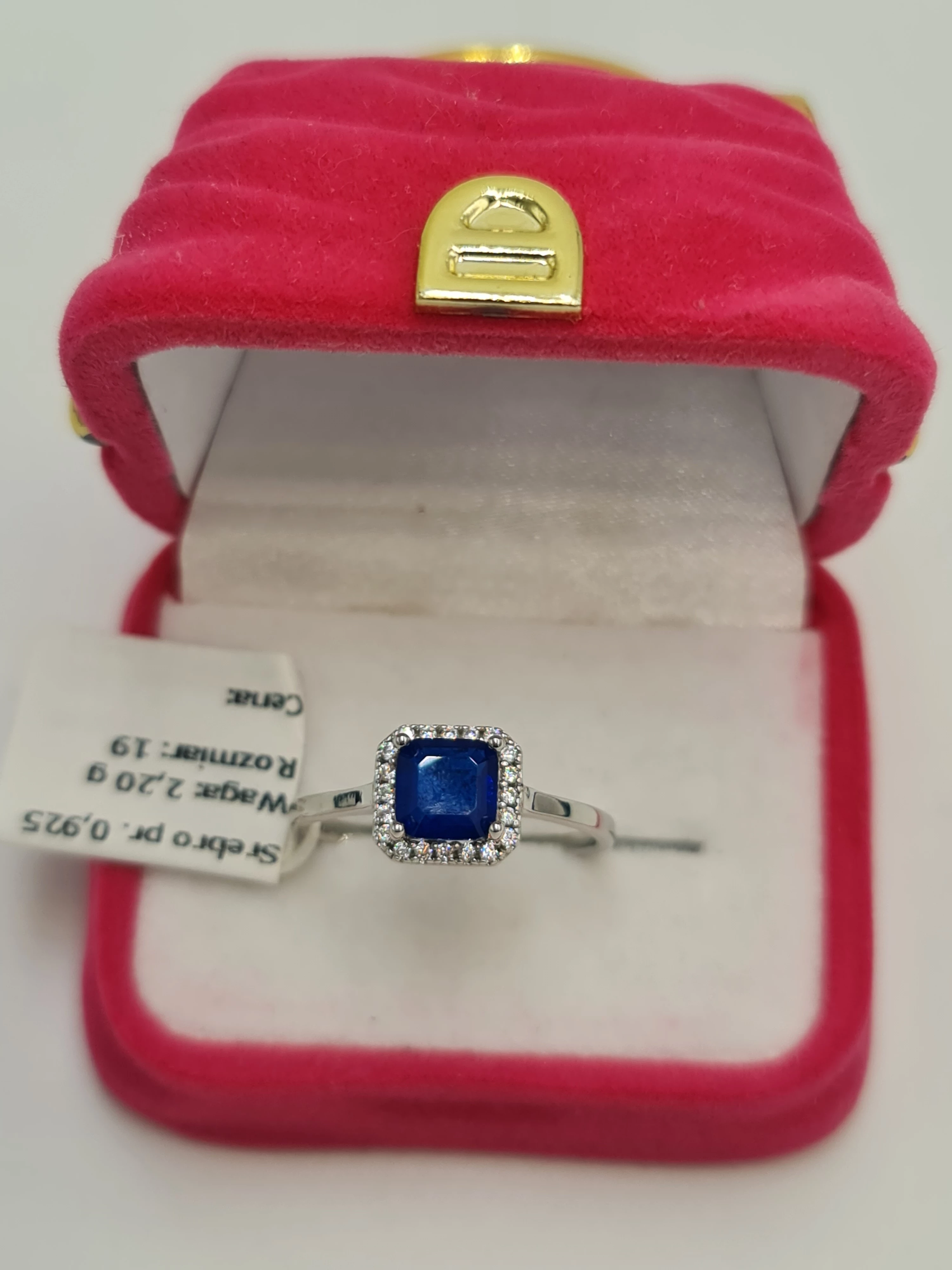 pierscionek-srebrny-z-niebieskim-krysztalem-gorskim-r19-22g-slowackiego-17-katowice