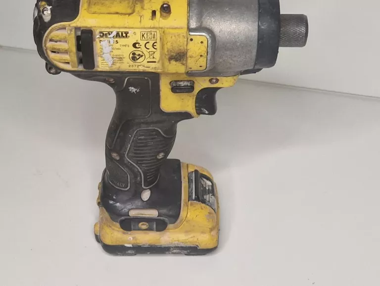 ZAKRĘTARKA UDAROWA DEWALT DCF815 10,8V