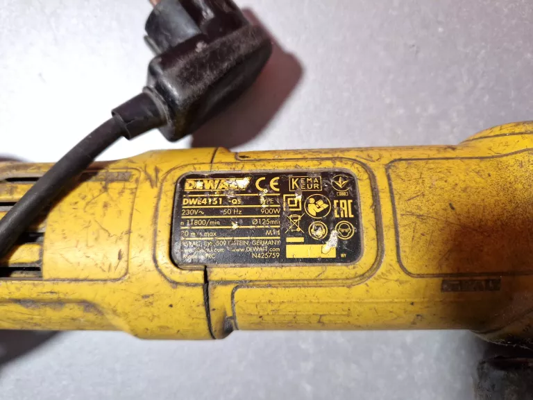 SZLIFIERKA KĄTOWA DEWALT DWE 4151