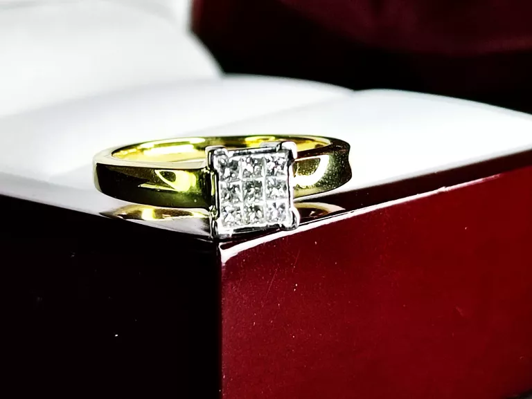 zloty-pierscionek-kwadrat-z-diamentami-359g750-marka-226434-1704211