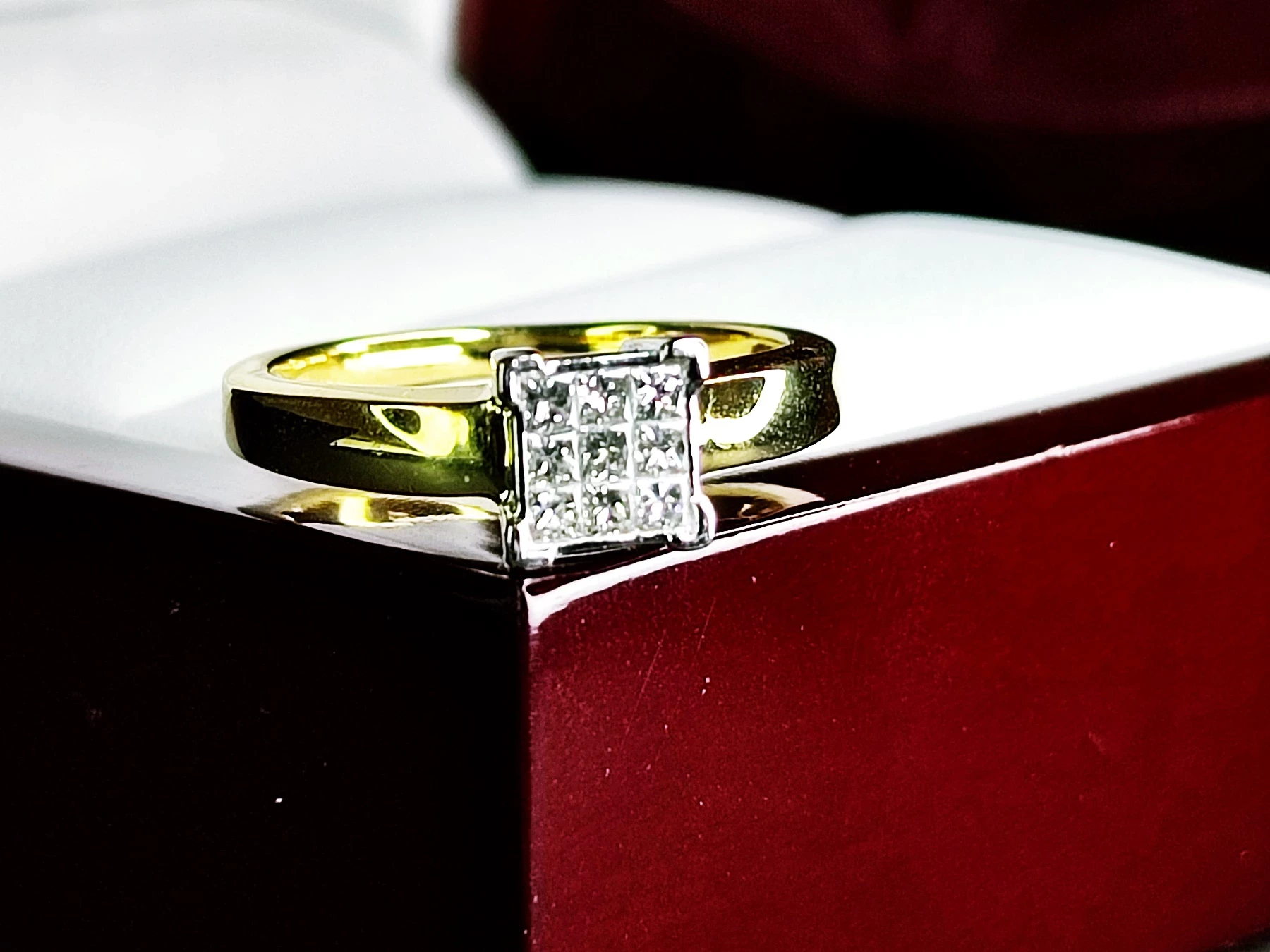 zloty-pierscionek-kwadrat-z-diamentami-359g750-marka-226434-1704211