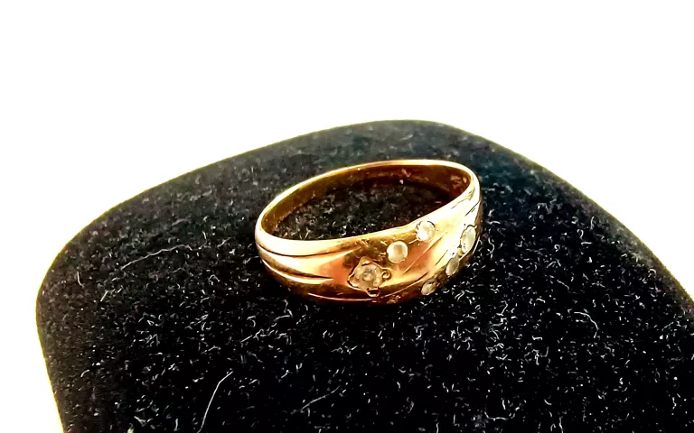 zloty-pierscionek-z-cyrkoniami-585-189-r9-marka-226434-1704211