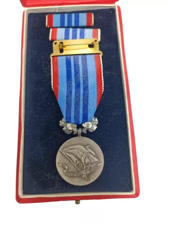 SREBRNY ORDER ZA ZASŁUGI CZESKI PUD