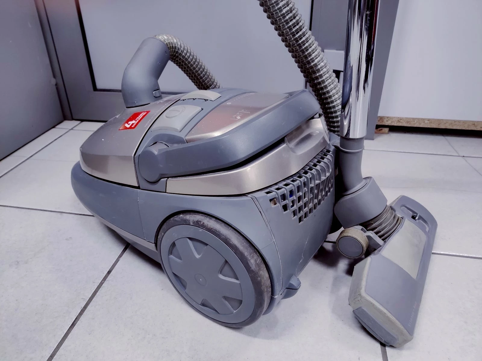 odkurzacz-zelmer-jupiter-zvc425ht-1000w-rodzaj-odkurzacza-205422-1