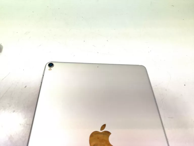 TABLET APPLE IPAD PRO 10.5 2017 A1701 64GB WYPALONY PIKSEL