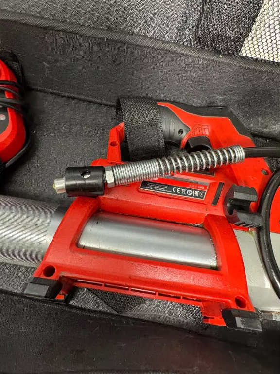 SMAROWNICA TOWOTNICA AKUMULATOROWA MILWAUKEE M112GO TORBA