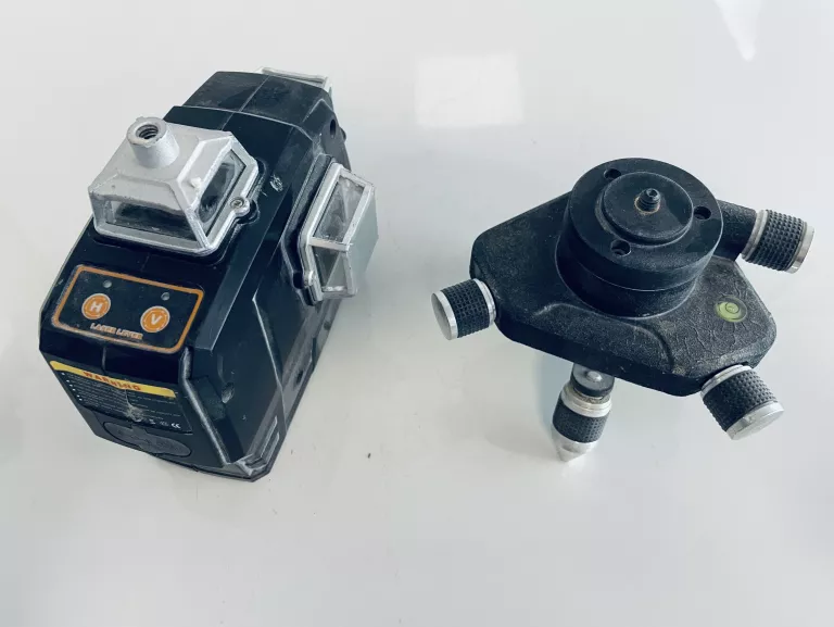 LASER KRZYŻOWY DEKO DKLL12PB2 30 M WALIZKA