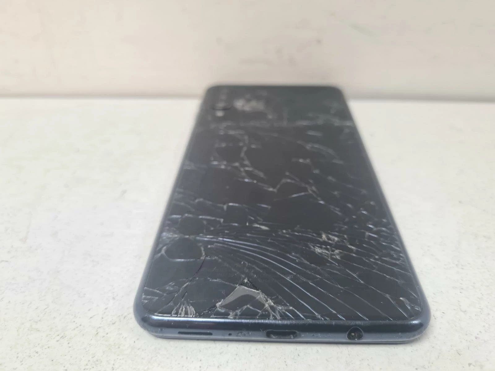 telefon-samsung-galaxy-a7-2018-stan-11323-2