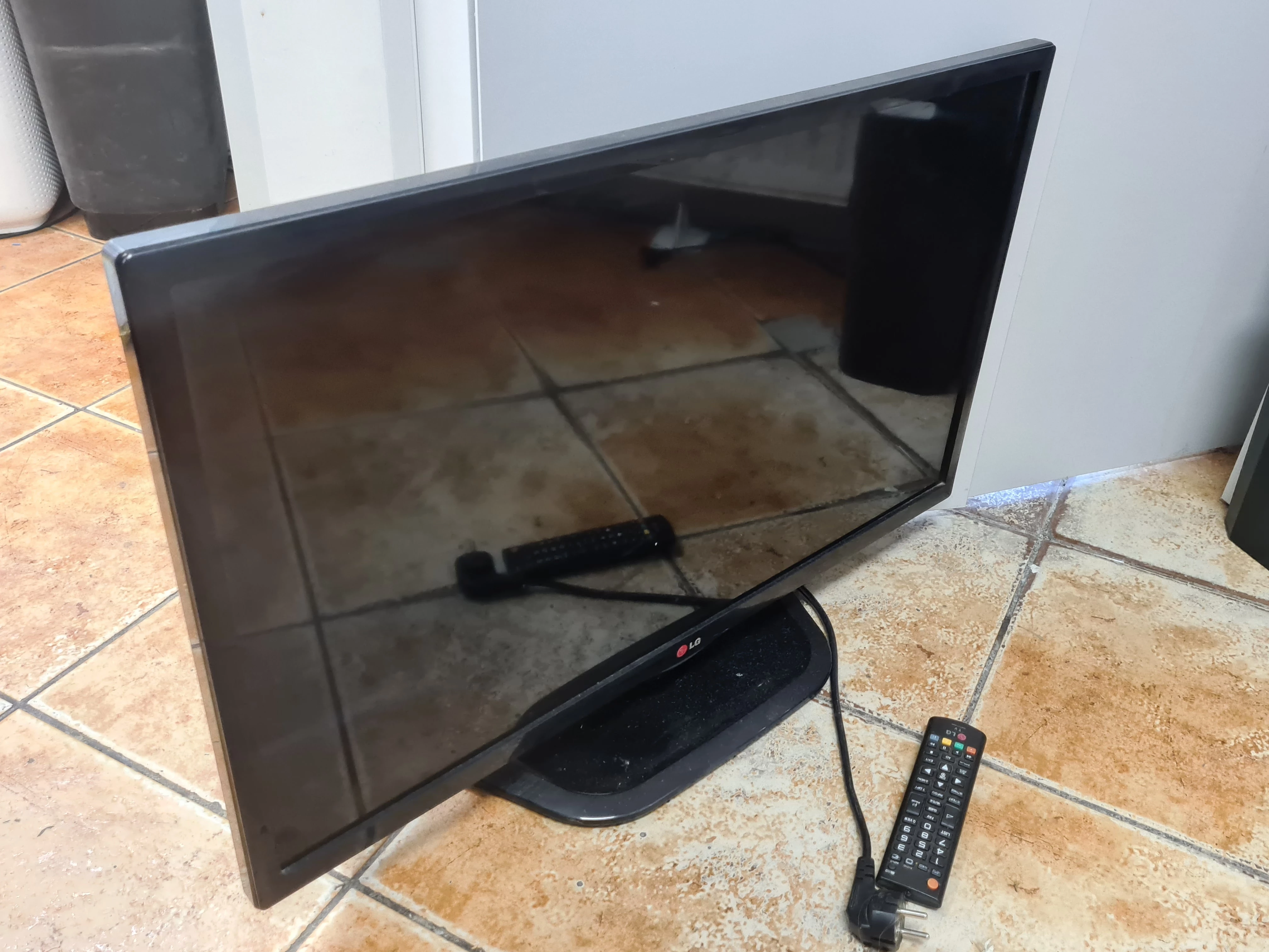 telewizor-tv-lg-32ln5400-z-pilotem-opis-grabiszynska-30-wroclaw