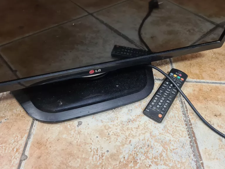 TELEWIZOR TV LG 32LN5400 Z PILOTEM OPIS!