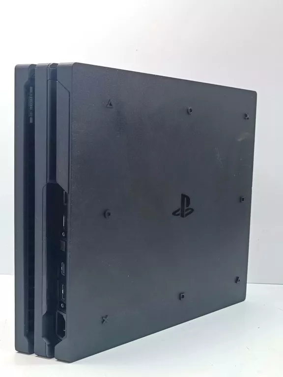 KONSOLA PLAYSTATION 4 PRO CUH-7016B