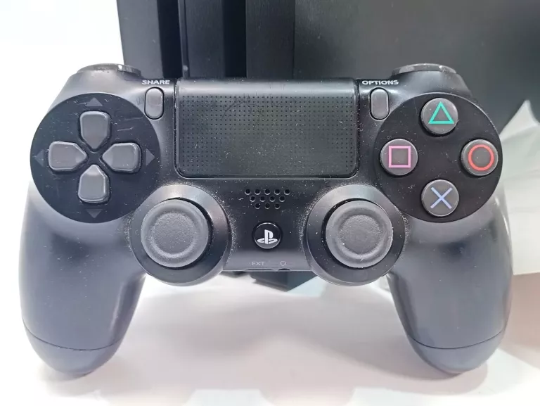 KONSOLA PLAYSTATION 4 PRO CUH-7016B