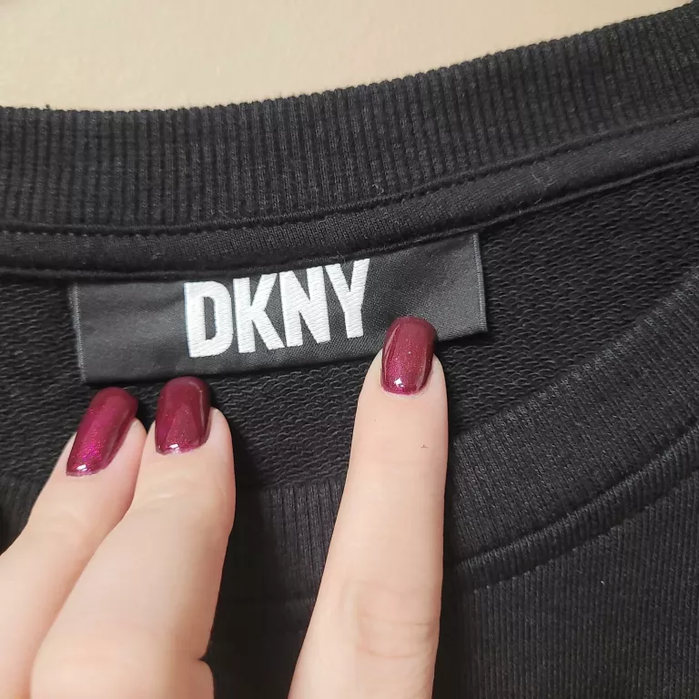 BLUZA CZARNA DAMSKA DKNY Z CEKINAMI RPZMIAR S