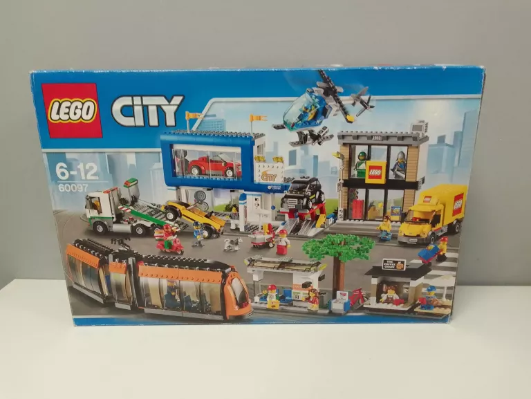 LEGO CITY 60097 PLAC MIEJSKI