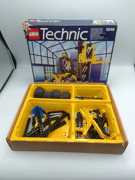 KLOCKI LEGO LEGOLAND VINTAGE ZESTAW TECHNIC 8248 FORKLIFT WÓZEK WIDŁOWY RA