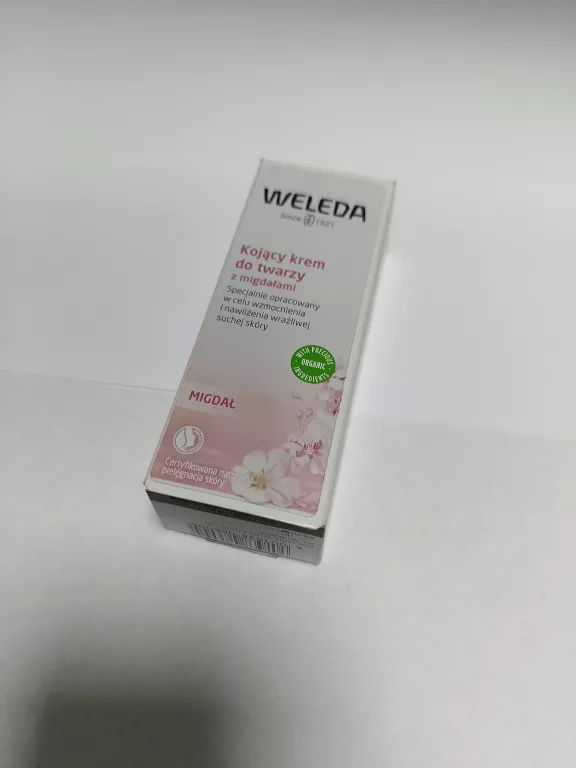 WELEDA KOJĄCA EMULSJA DO TWARZY Z MIGDAŁAMI 30ML