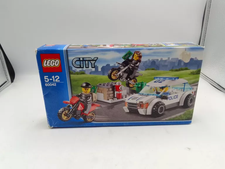 LEGO CITY 60042 SUPERSZYBKI POŚCIG POLICYJNY