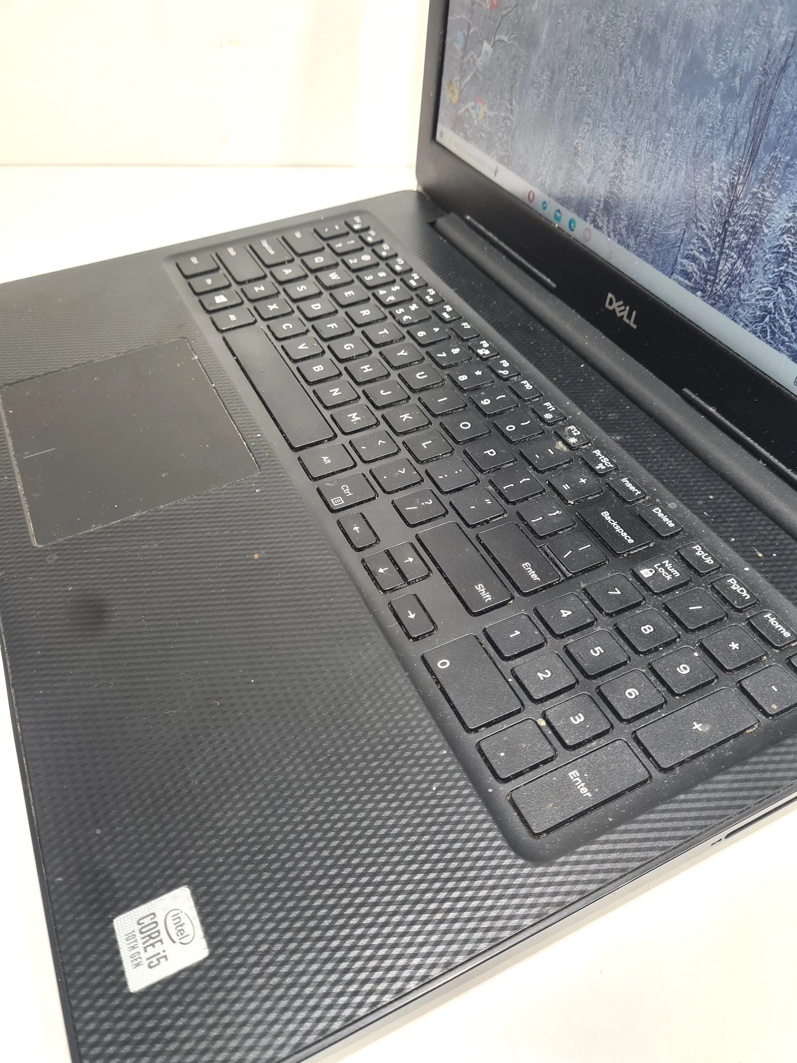 laptop-dell-inspiron-3593-przekatna-ekranu-1560