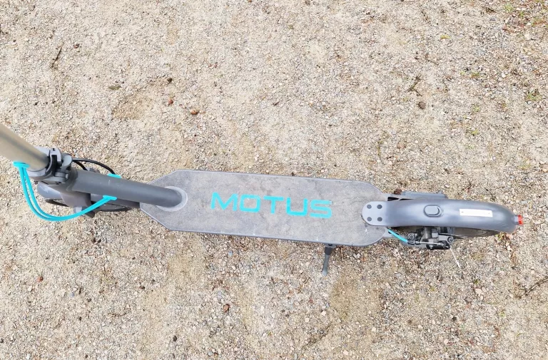 HULAJNOGA ELEKTRYCZNA MOTUS SCOOTY 8.5