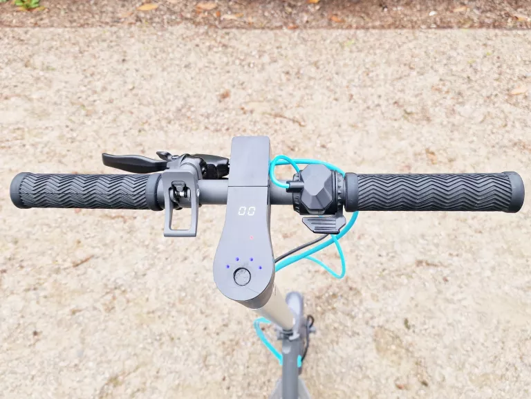 HULAJNOGA ELEKTRYCZNA MOTUS SCOOTY 8.5
