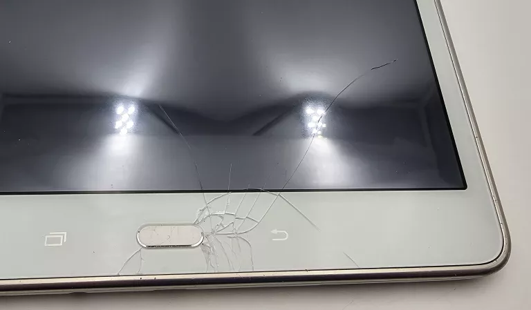 TABLET SAMSUNG GALAXY TAB A SM-T555 9.7 2/16GB KOMPLET